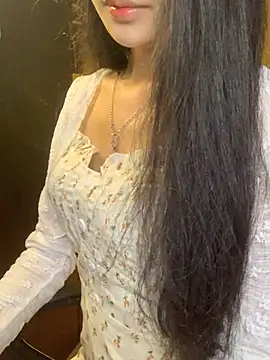 Nhinhi18 online show from 04/13/26, 02:11