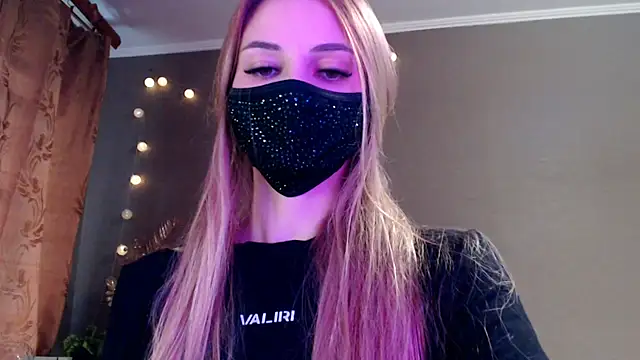 Iris lave online show from 05/13/26, 04:15