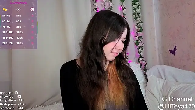 little Teya online show from 10/17/25, 10:40