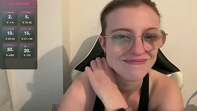 BustyKellyXXX online show from 12/17/25, 03:40