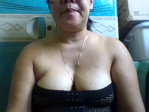 Snapshot of mommasexy29 chatting on 09/27/25, 04:39 mommasexy29 online show from 09/27/25, 04:39