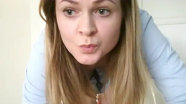 Snapshot of Ginger-bb chatting on 03/27/26, 08:26 Ginger-bb online show from 03/27/26, 08:26