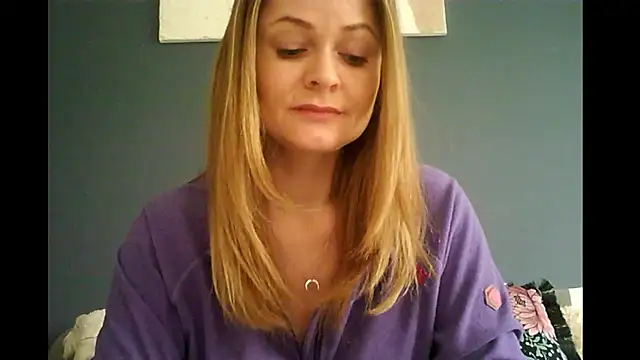 Snapshot of Ginger-bb chatting on 04/07/26, 06:25 Ginger-bb online show from 04/07/26, 06:25