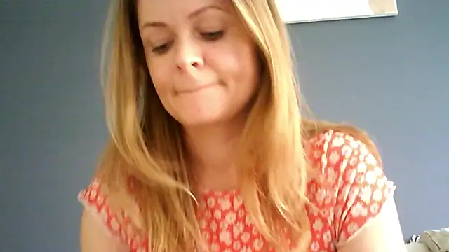 Snapshot of Ginger-bb chatting on 04/17/26, 08:39 Ginger-bb online show from 04/17/26, 08:39