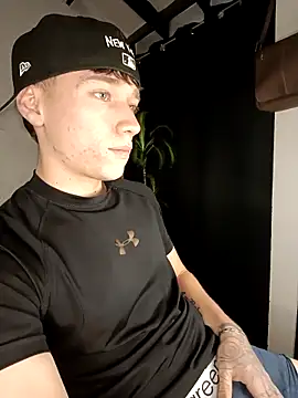 Logan sixxer online show from 09/20/25, 10:44