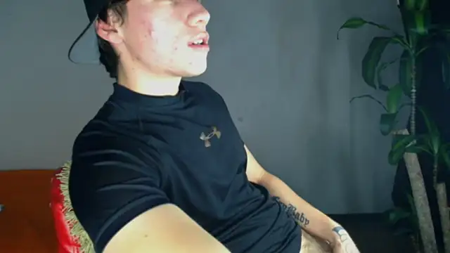 Snapshot of Logan_sixxer chatting on 11/30/25, 06:23 Logan sixxer online show from 11/30/25, 06:23