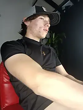 Snapshot of Logan_sixxer chatting on 01/16/26, 10:25 Logan sixxer online show from 01/16/26, 10:25