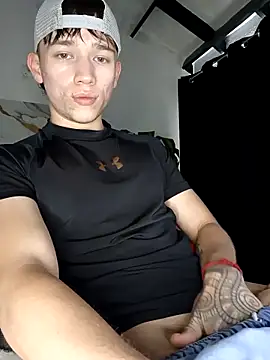 Snapshot of Logan_sixxer chatting on 03/21/26, 09:29 Logan sixxer online show from 03/21/26, 09:29