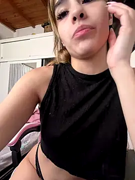 Snapshot of Babylovetiernax chatting on 10/09/25, 02:37 Babylovetiernax online show from 10/09/25, 02:37