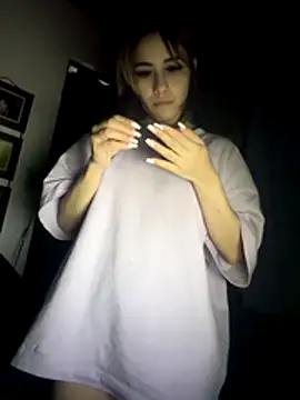 Snapshot of Babylovetiernax chatting on 11/05/25, 04:01 Babylovetiernax online show from 11/05/25, 04:01