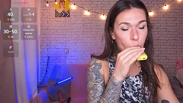 Snapshot of ReginaFoXXXy chatting on 10/10/25, 10:58 ReginaFoXXXy online show from 10/10/25, 10:58