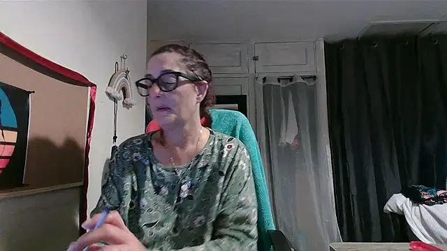 Mistress-Ivy51 online show from 11/23/25, 06:13