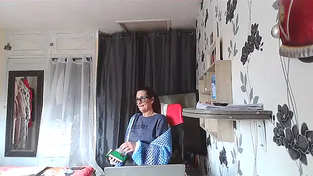 Mistress-Ivy51 online show from 04/20/26, 12:41