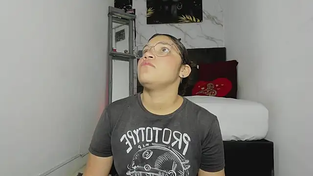 aly n sebas online show from 10/05/25, 12:14