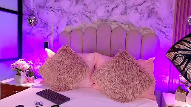 JessicaMason online show from 12/15/25, 10:47