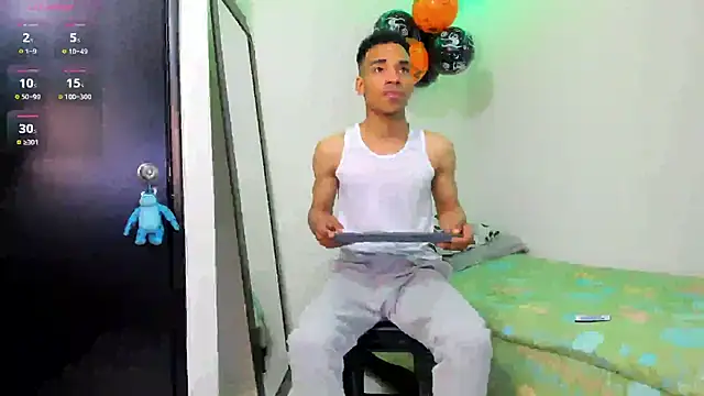 Snapshot of kenan_2601 chatting on 10/08/25, 11:24 kenan 2601 online show from 10/08/25, 11:24