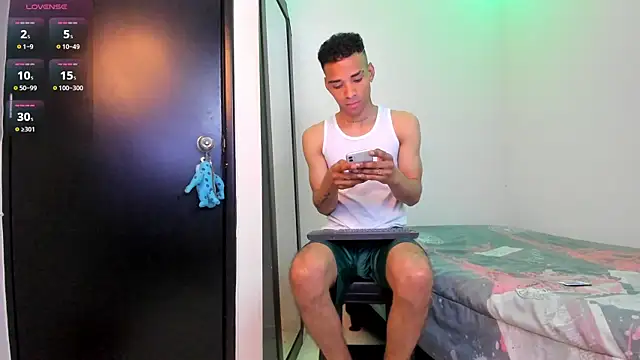 Snapshot of kenan_2601 chatting on 10/18/25, 11:16 kenan 2601 online show from 10/18/25, 11:16