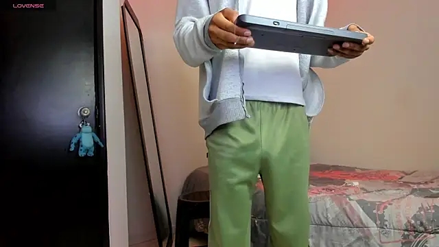 Snapshot of kenan_2601 chatting on 10/21/25, 05:24 kenan 2601 online show from 10/21/25, 05:24