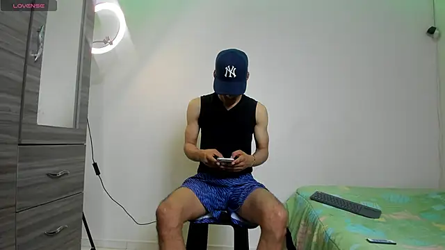 Snapshot of kenan_2601 chatting on 10/25/25, 10:26 kenan 2601 online show from 10/25/25, 10:26