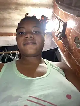 Snapshot of chocolatito-ho chatting on 10/25/25, 08:58 chocolatito-ho online show from 10/25/25, 08:58
