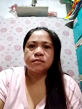 Snapshot of pinay_labb chatting on 10/22/25, 11:37 pinay labb online show from 10/22/25, 11:37