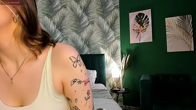 Kati Li online show from 09/24/25, 10:29