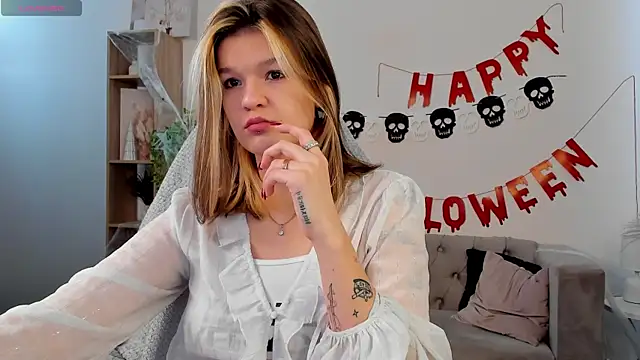 Kati Li online show from 11/03/25, 10:16