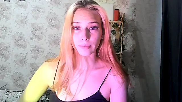 Snapshot of ClaireLaSweet chatting on 10/19/25, 10:21 ClaireLaSweet online show from 10/19/25, 10:21