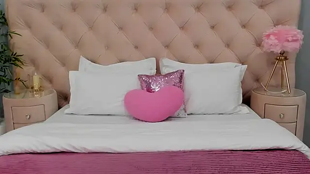 NoraHaynes online show from 02/01/26, 03:05