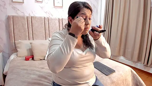 Paula And online show from 10/23/25, 07:56