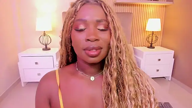 SerenaWinslow online show from 04/17/26, 12:19