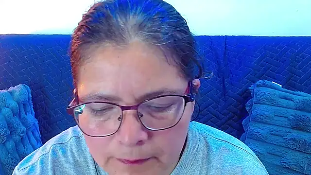 Snapshot of Linda_banks_ chatting on 09/18/25, 01:18 Linda banks  online show from 09/18/25, 01:18