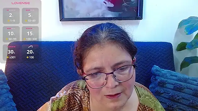 Snapshot of Linda_banks_ chatting on 10/01/25, 12:16 Linda banks  online show from 10/01/25, 12:16