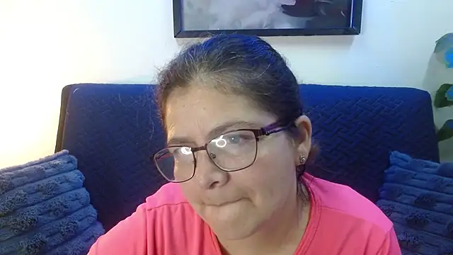 Snapshot of Linda_banks_ chatting on 10/17/25, 01:31 Linda banks  online show from 10/17/25, 01:31