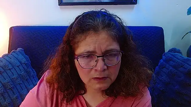 Snapshot of Linda_banks_ chatting on 10/21/25, 01:28 Linda banks  online show from 10/21/25, 01:28