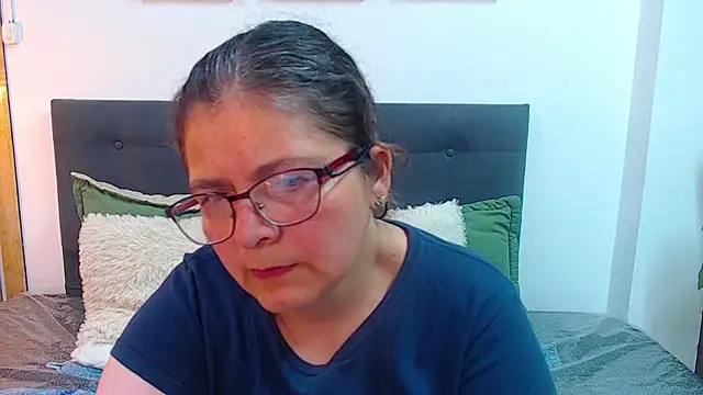 Snapshot of Linda_banks_ chatting on 10/22/25, 01:50 Linda banks  online show from 10/22/25, 01:50