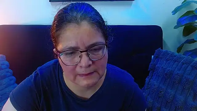 Snapshot of Linda_banks_ chatting on 10/25/25, 02:08 Linda banks  online show from 10/25/25, 02:08