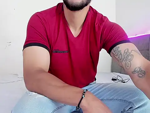 Snapshot of Edy_coltt chatting on 09/09/25, 01:32 Edy coltt online show from 09/09/25, 01:32