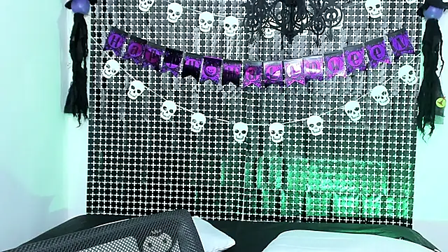 Rose 72 online show from 10/15/25, 07:25