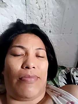 Snapshot of Uniquebeauty32 chatting on 03/18/26, 10:35 Uniquebeauty32 online show from 03/18/26, 10:35