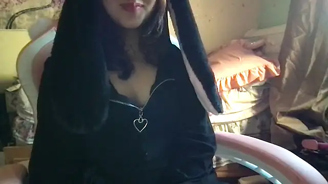 nekowaifuuu online show from 10/05/25, 01:53