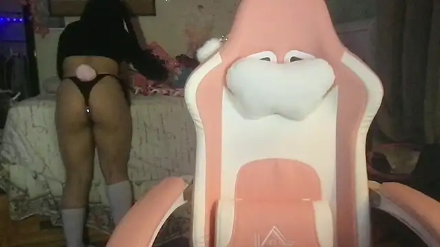 nekowaifuuu online show from 10/14/25, 06:14