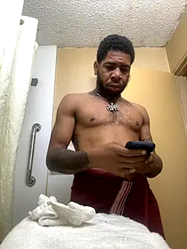 Snapshot of 1mistaGoodWood chatting on 10/13/25, 12:38 1mistaGoodWood online show from 10/13/25, 12:38