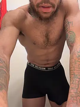 Snapshot of 1mistaGoodWood chatting on 10/25/25, 11:29 1mistaGoodWood online show from 10/25/25, 11:29