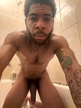 Snapshot of 1mistaGoodWood chatting on 11/25/25, 11:32 1mistaGoodWood online show from 11/25/25, 11:32