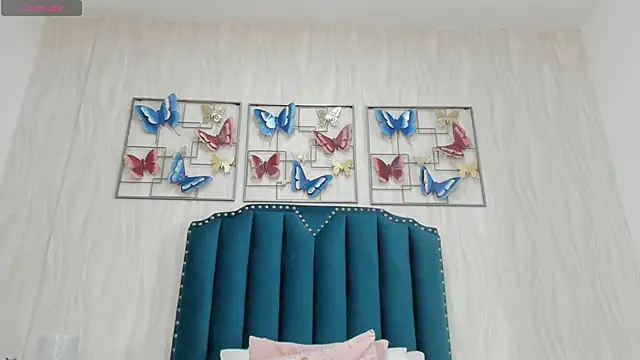 Snapshot of OnlyGia chatting on 12/21/25, 07:43 OnlyGia online show from 12/21/25, 07:43