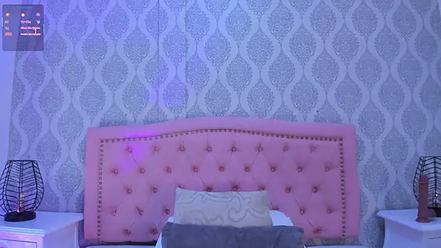 Snapshot of OnlyGia chatting on 12/22/25, 07:55 OnlyGia online show from 12/22/25, 07:55