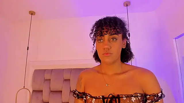 Snapshot of OnlyGia chatting on 01/08/26, 08:44 OnlyGia online show from 01/08/26, 08:44