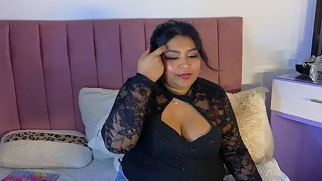 Hela Collins online show from 04/11/26, 07:45