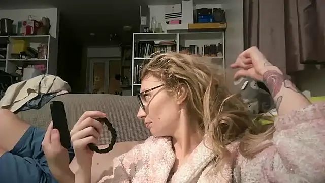 Snapshot of harleyblair chatting on 06/30/26, 10:11 harleyblair online show from 06/30/26, 10:11